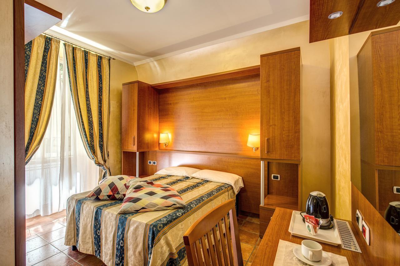 Hotel Maryelen 2 Рим Екстериор снимка