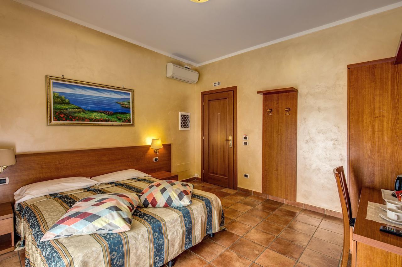 Hotel Maryelen 2 Рим Екстериор снимка