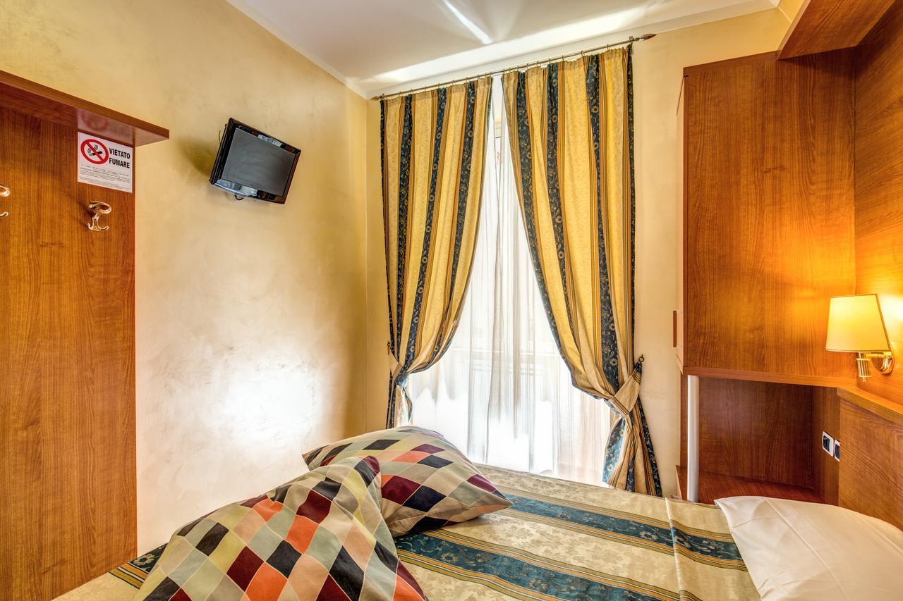 Hotel Maryelen 2 Рим Екстериор снимка