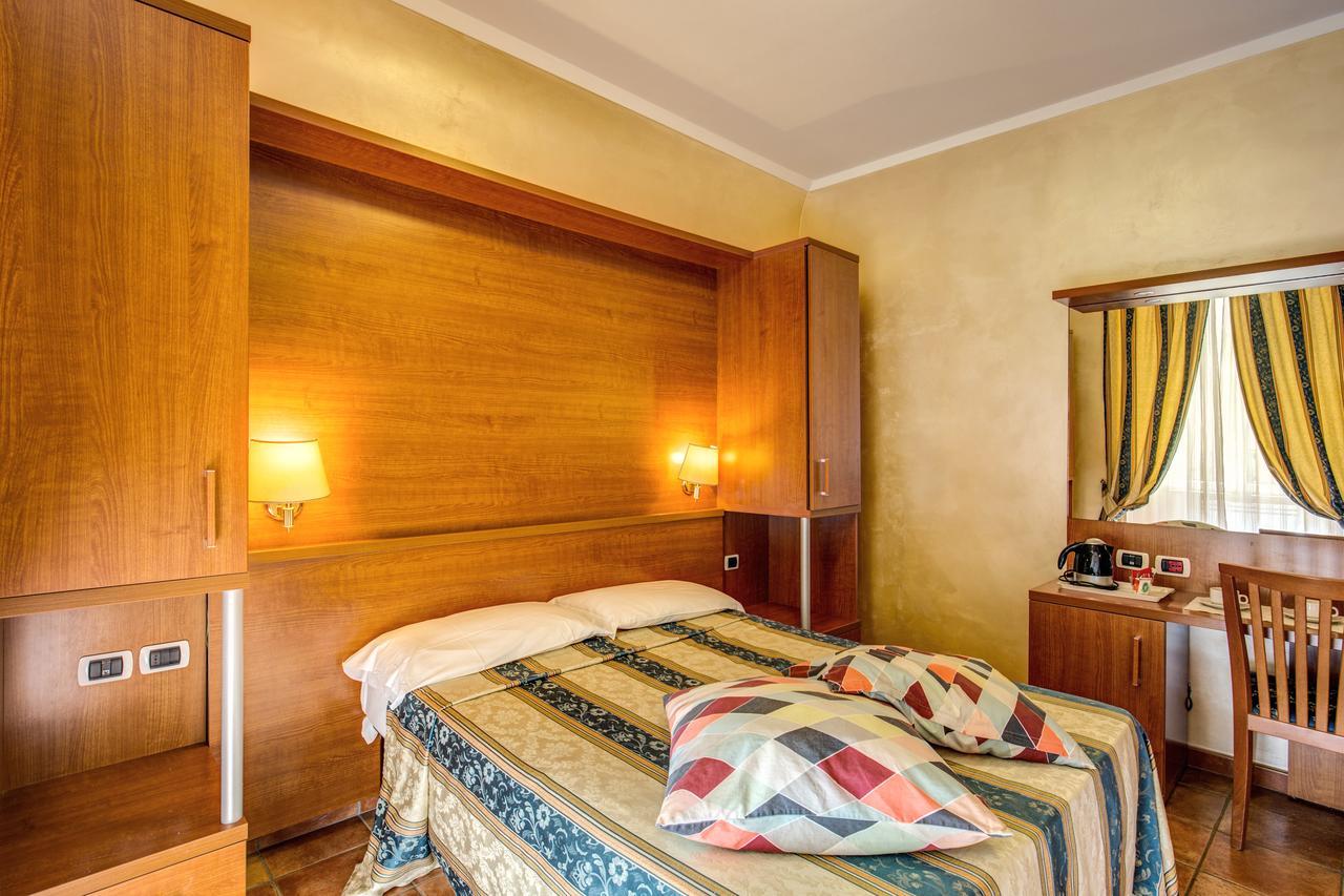 Hotel Maryelen 2 Рим Екстериор снимка