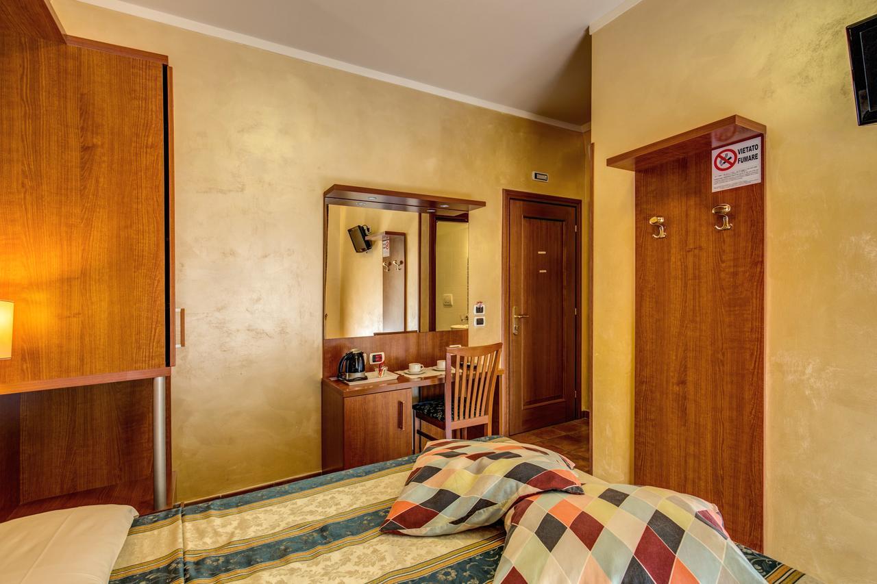 Hotel Maryelen 2 Рим Екстериор снимка