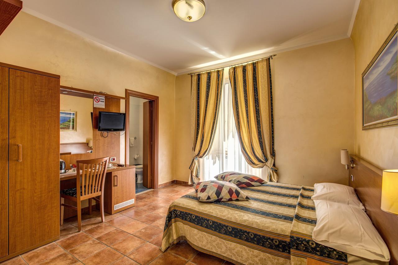 Hotel Maryelen 2 Рим Екстериор снимка